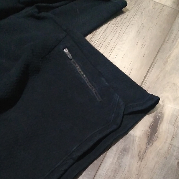 UNRL Men's Black Elevation Hoodie - Picture 5 of 6